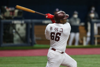 푸이그, 시범경기 첫 안타…키움, 두산에 이틀 연속 승리