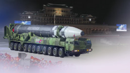 북한, 장거리 탄도미사일 추정 고각발사…ICBM 가능성