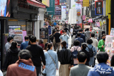 경로당도 25일부터 일상 회복…3차 접종하면 대면 활동