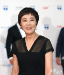 배우 강수연 비보에 영화계·팬들 추모…함께해 영광이었다