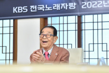 전국노래자랑만 34년째…송해, 기네스 등재 시청자 덕분