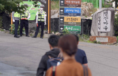 文 양산 사저 마을 어르신들, 극우 집회 탓에 병원 진료