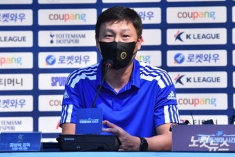 팀K리그 이끄는 김상식 감독