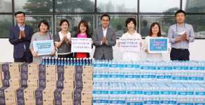 대전 동구, 무더위쉼터 찾는 주민들에게 시원한 생수 지원