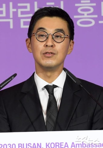 인사말하는 박지원 하이브 대표
