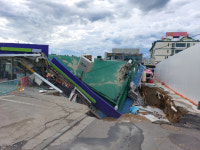 쿵 소리 후 편의점이 두 동강…낙산해수욕장 인근서 싱크홀(종합)