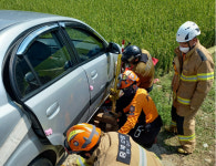 충북 영동서 우체국 오토바이·승용차 충돌…50대 집배원 숨져