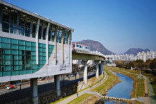 부산·김해시민의 발 경전철, 벌써 11주년…1억 7200만명 돌파