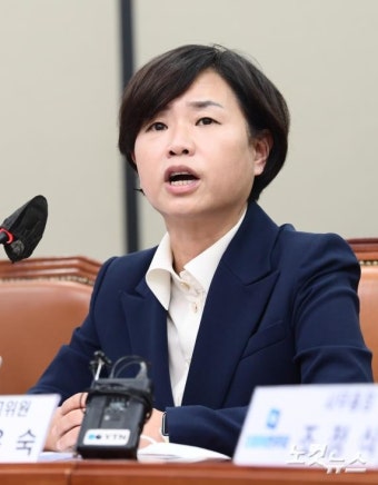 발언하는 서은숙 최고위원