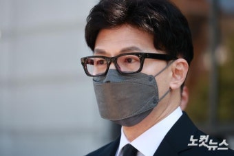 공개변론 참석하며 기자들의 질문에 답변하는 한동훈 장관