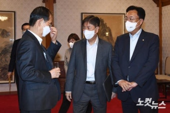 고위당정협의 참석하는 한덕수 국무총리-김대기 대통령비서실장-정진석 비상대책위원장