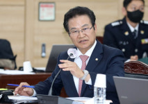 김용판 의원 환경 열악한 자율방범대 초소 개선