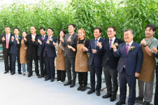 경남 스마트팜 혁신밸리 떴다…청년이 돌아오는 스마트농업