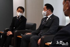 대한상의 회장 만난 고용부 장관