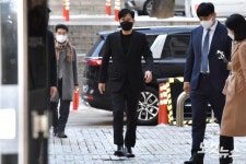 1심 선고공판 위해 법정 향하는 양현석