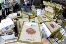 설 명절 앞두고 백화점 등 유통매장 과대포장 집중 점검