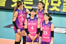 외인 없어도 女 배구 최강 현대건설, 어수선한 흥국생명 격파