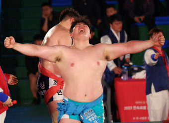 '고교 라이벌도 넘었다' 씨름 괴물, 진정한 1인자로 우뚝