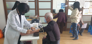 경주시 찾아가는 행복병원 운영…의료사각지대 해소