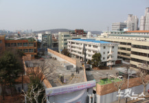시민단체 청주시청 옛 본관 농성 종료, 철거 작업 시작