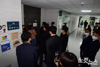 檢, 민주당 전대 돈봉투 의혹 무더기 압수수색(종합)