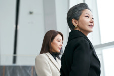 [노컷 리뷰]헬조선 정치판 뒤흔든 퀸메이커의 딸들