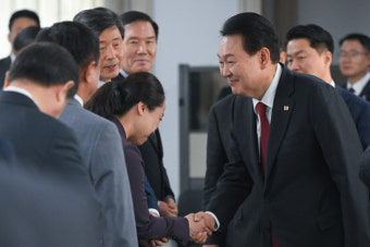 尹, 중소기업계 만나 