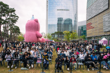 롯데월드타워, 엔데믹 이후 첫 버스킹 오디션 개최