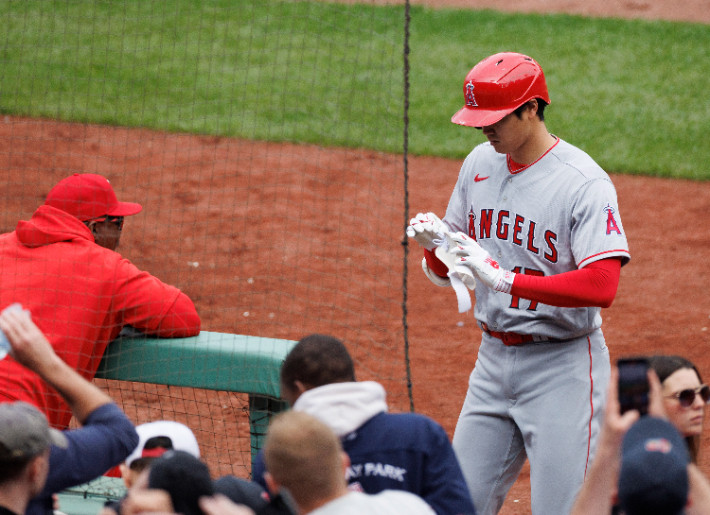 오타니, 아시아 출신 선수 중 MLB 200홈런 돌파! 추신수와 18홈런 차로 주목.