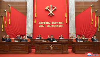 정찰위성 발사실패 간부책임으로 돌린 北…재발사에 시간 걸릴 듯