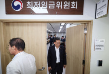 [속보]내년 최저임금 9860원, 올해보다 240원 인상