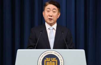 [속보]尹대통령, 방통위원장에 이동관 특보 지명