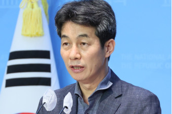 문재인, '부친 친일' 발언 박민식 장관 명예훼손 고발