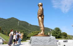 다부동전적기념관 백선엽 장군 등 동상 설립 이후 관람객 증가