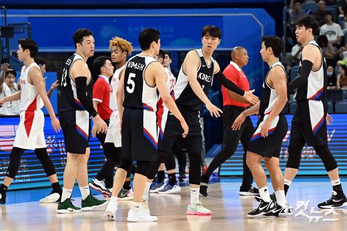 한국 남자농구 대표팀, 일본 상대로 2연승! 이현중 주목>