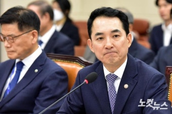 굳은 표정의 박민식 국가보훈부 장관