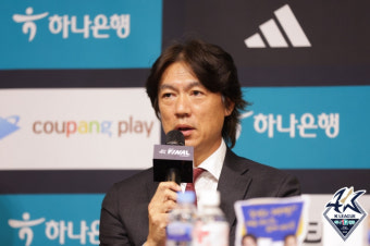 홍명보 감독의 웃음 
