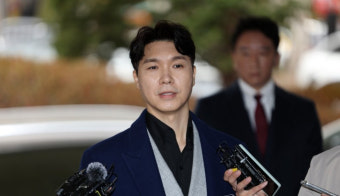 박수홍, 형수 명예훼손 고소 