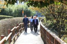 창원 진해구, 직원 걷기대회 따로, 또 같이 시작