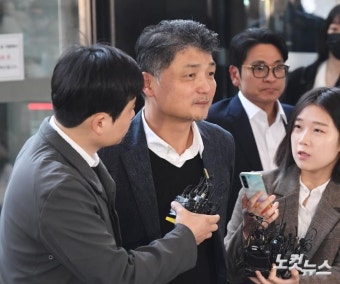 'SM 시세조종 의혹' 카카오 김범수, 금감원 출석