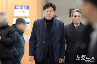 [속보]법원, 불법 자금 수수 김용에 징역 5년 선고