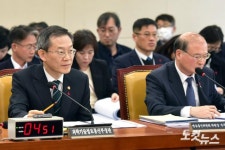 의원 질의받는 이종호 과학기술정보통신부 장관