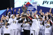 챔피언 LG는 몇 명 배출할까…KBO 골든글러브 관전 포인트는?