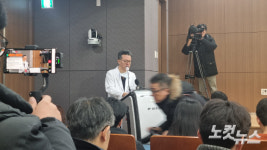 李대표 수술 집도의 "목빗근 1.4㎝ 자상…수술 후 순조롭게 회복중"[영상]