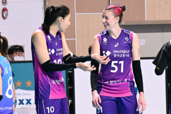 '흔들린 김연경, 잡아준 윌로우' 흥국생명, 외인 교체 뒤 2연승