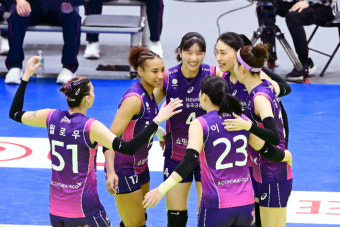 女 배구 흥국생명, 현대건설 3-0 완파…선두 3점 차 추격