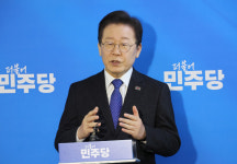 탈당·단식에도 꿈쩍않는 이재명…커지는 민주당 공천파동