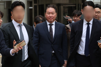 최태원·노소영, 이혼소송 나란히 출석…항소심 변론 4월 종결