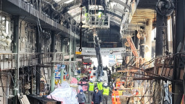 하룻밤 사이 점포 불에 타 현대시장 화재 1주기 위로