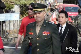 군사법원으로 향하는 박정훈 전 수사단장